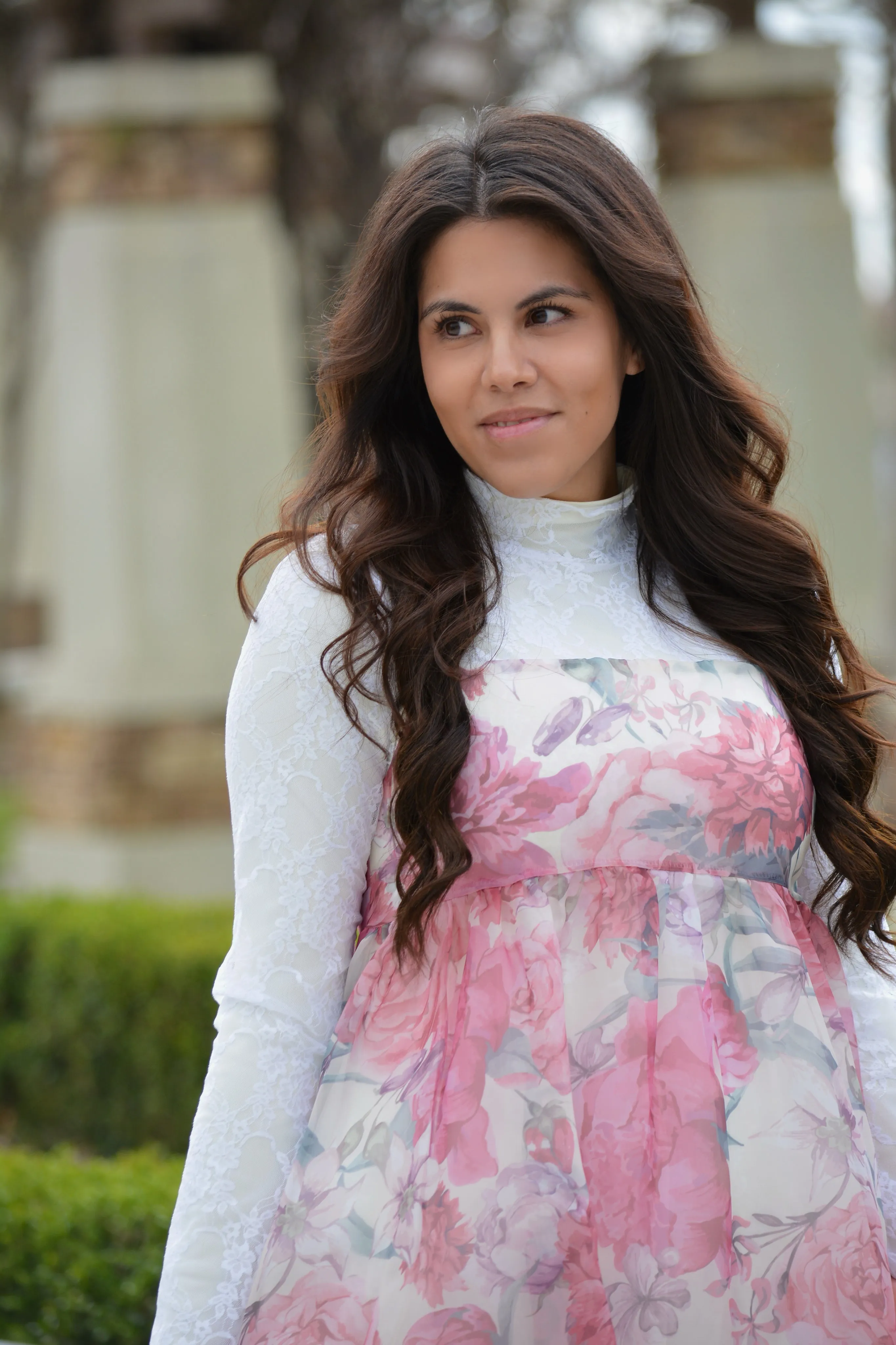 Ruelle White Lace Mock Neck Top